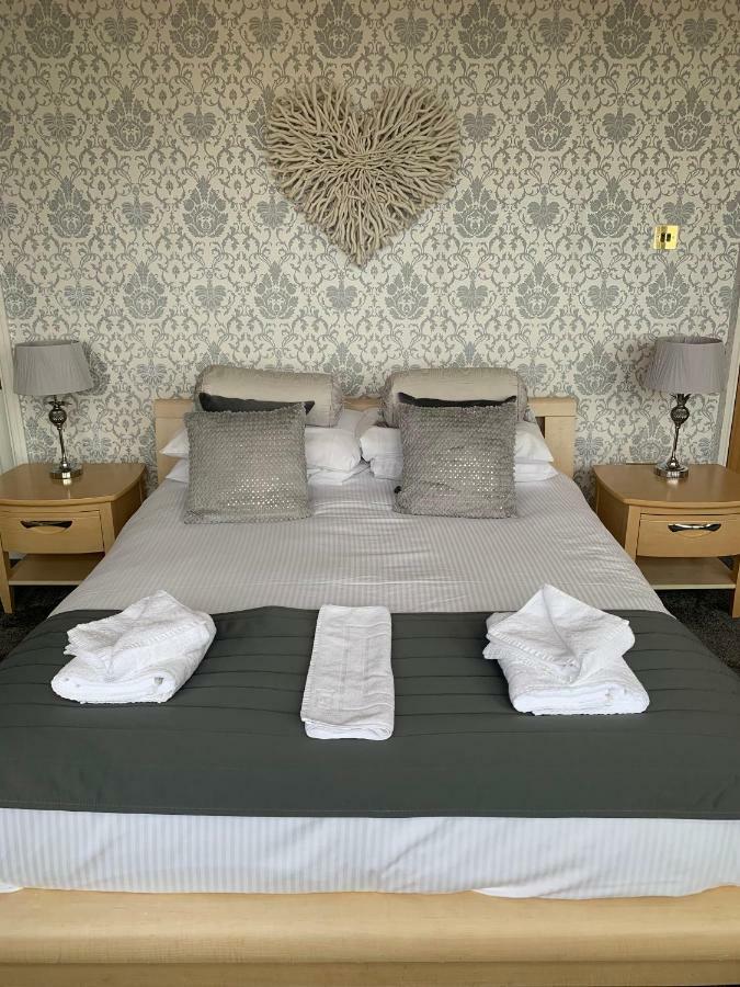 New Boston Guest Accommodation Fleetwood Extérieur photo